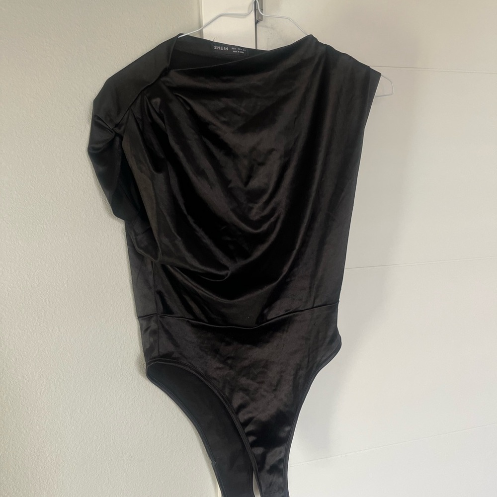 Black One-Shoulder Bodysuit